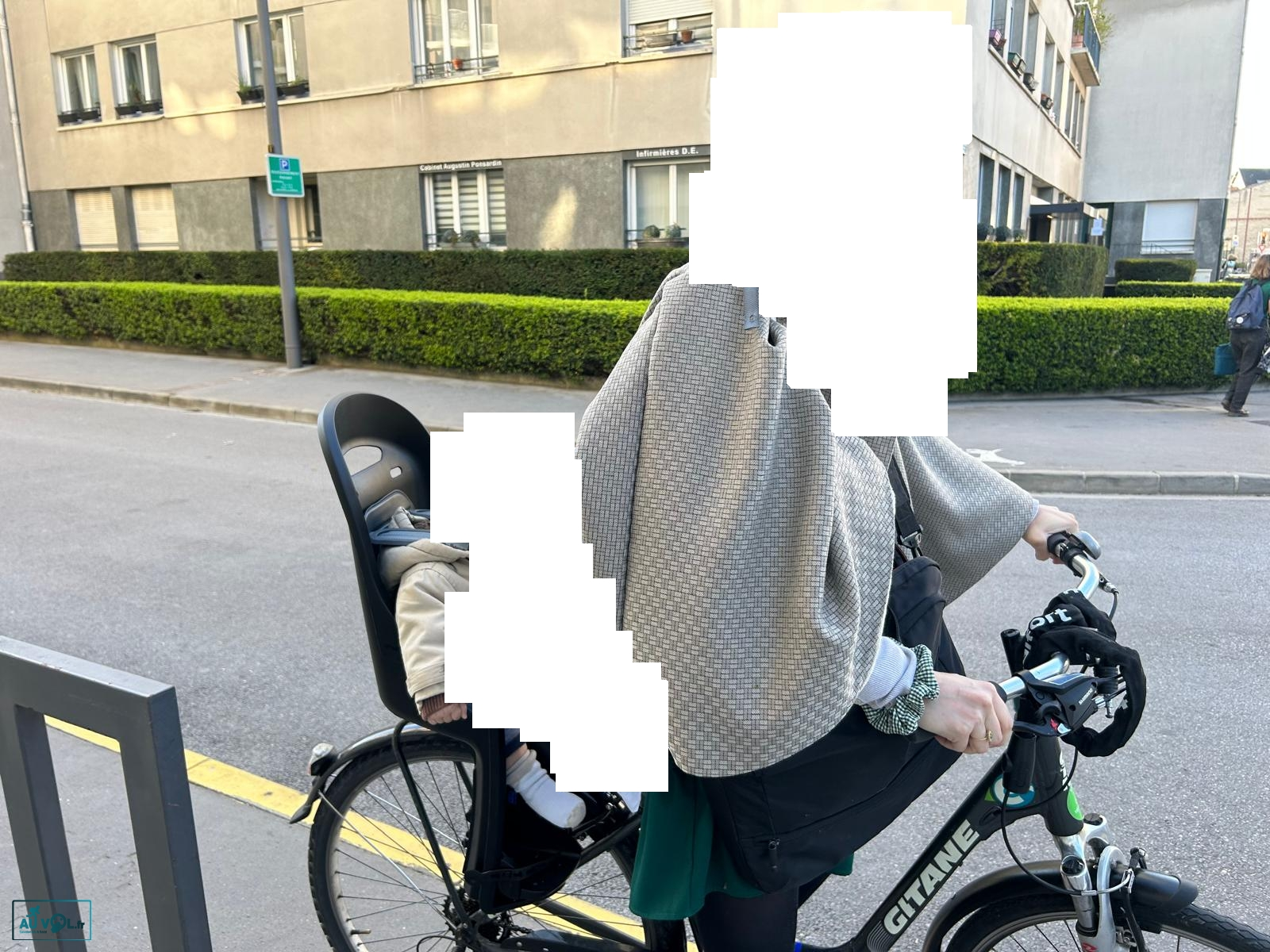 Vélo de ville Gitane avec siège bébé 
