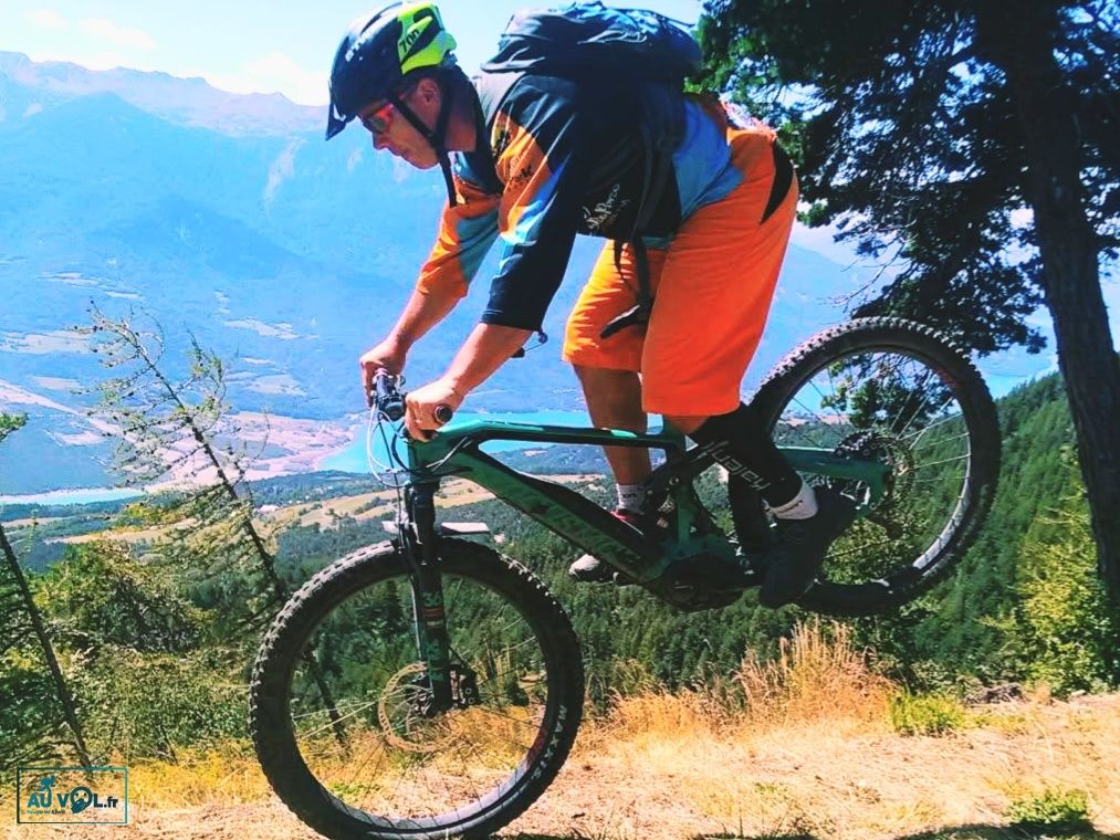 Vélo électrique Moustache RACE 8 M 2018 TURQUOISE 