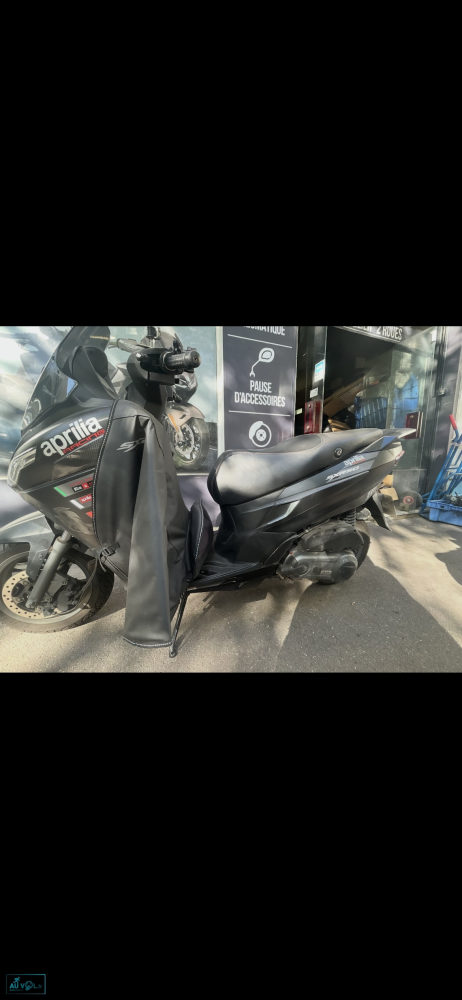 Vol scooter Aprilia SXR 50